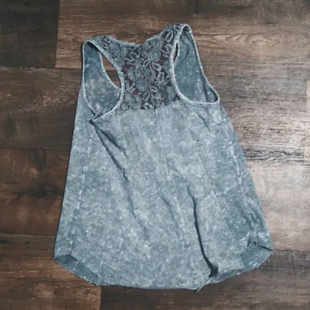 Distressed Tank - Picture 4 of 4